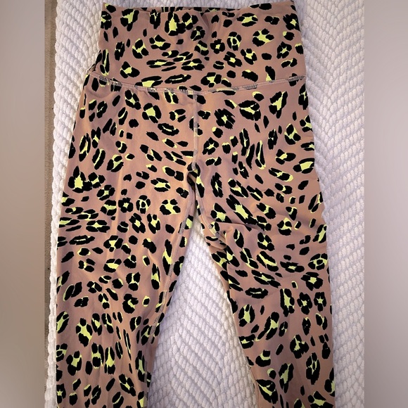 Fabletics Active Set - animal print - Picture 2 of 4